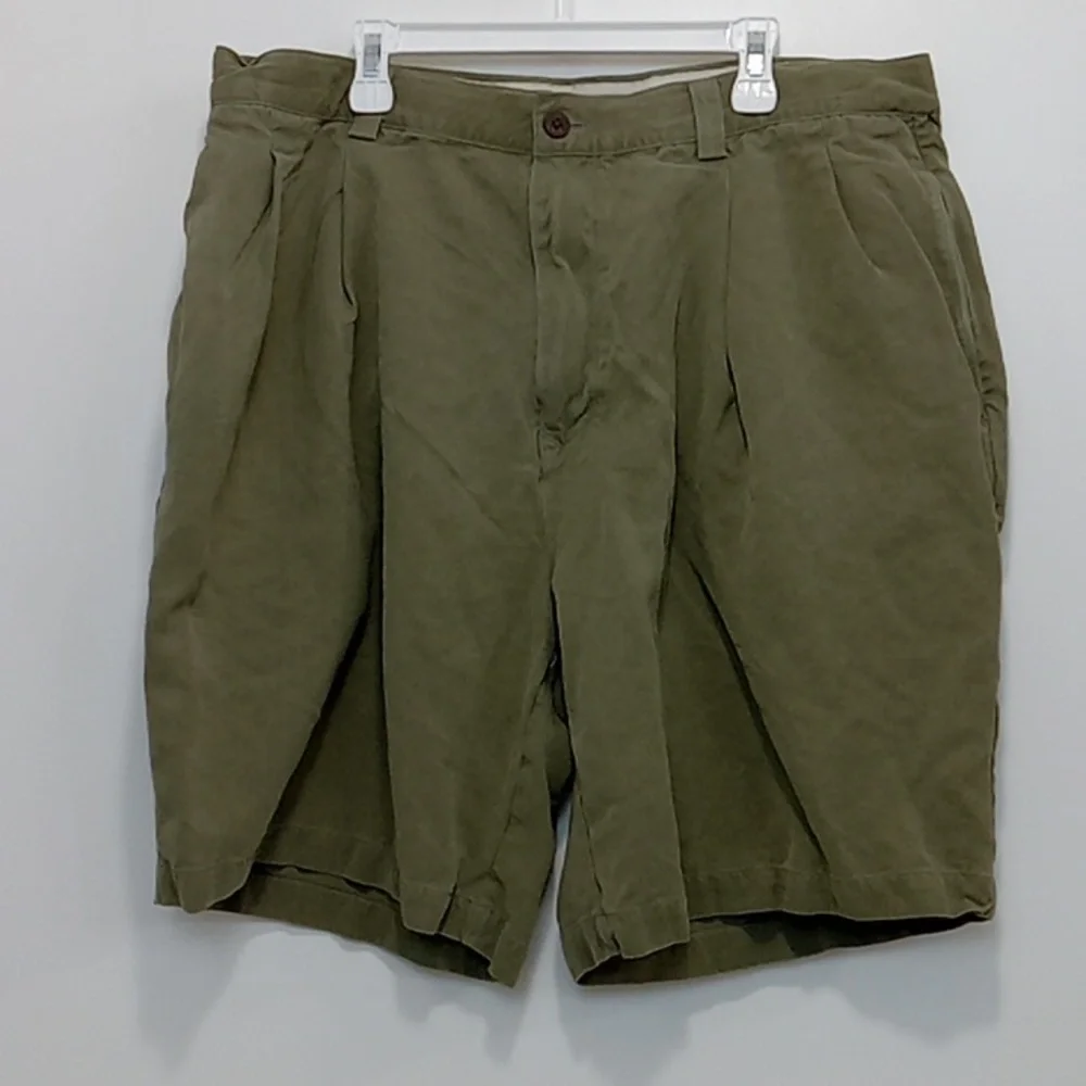 Tommy Bahama 100% Silk Golf Boat Shorts Green Men's Sz 36 Comfortable EUC NICE!